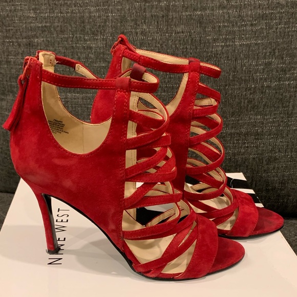 Nine West Strappy Sandal - Picture 4 of 6